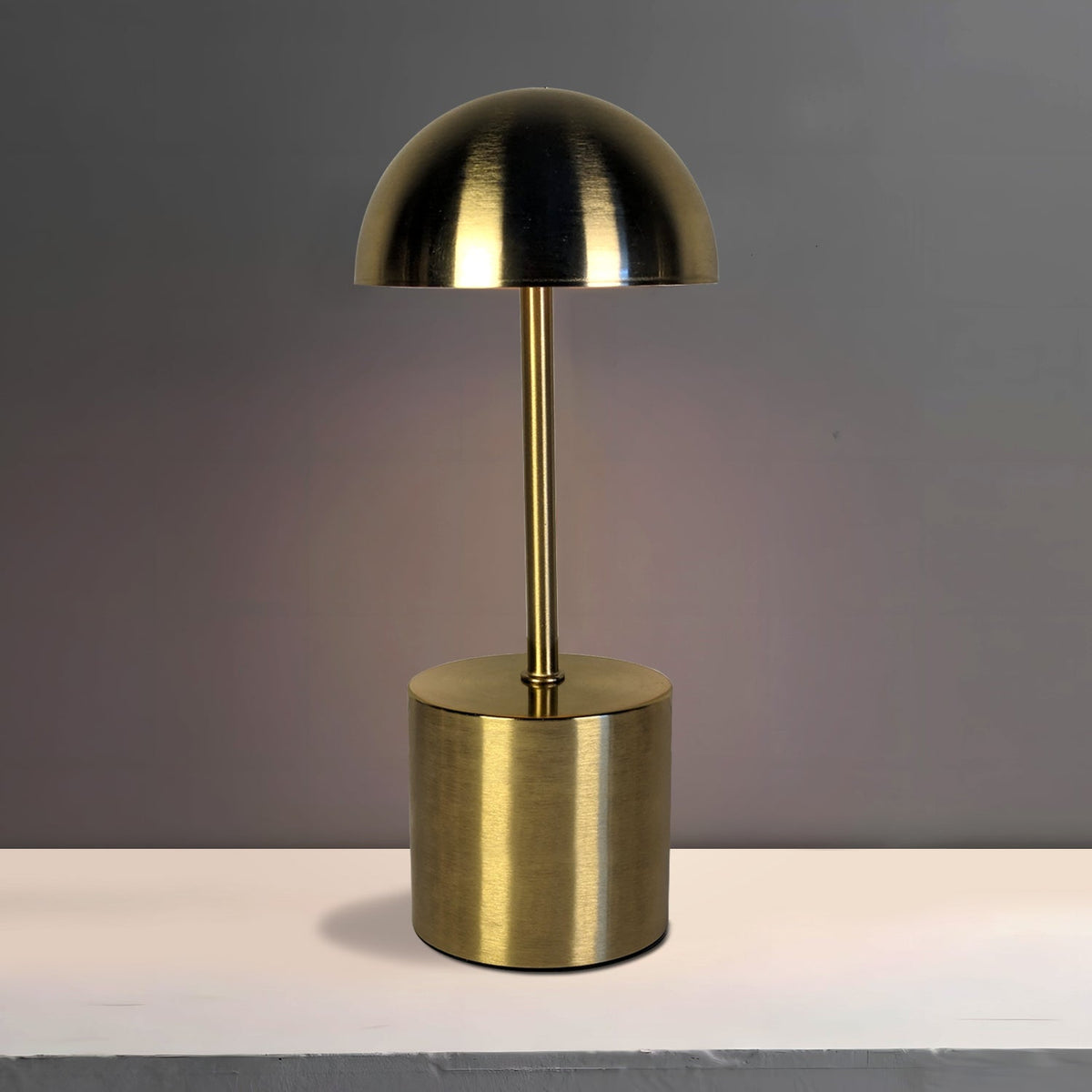 Retro-Style Metal Touch Lamp - USB Rechargeable Cordless - Perfect for Restaurants, Office and Home Decor