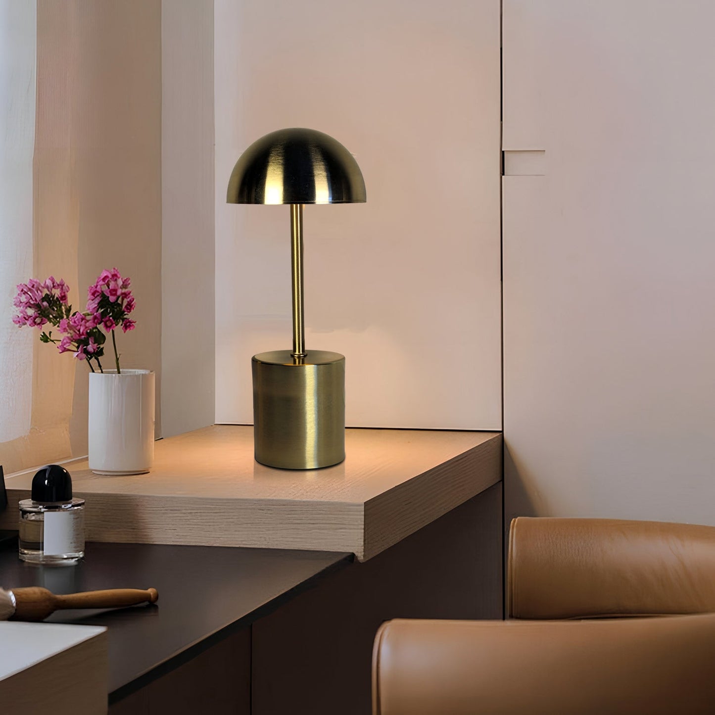 Retro-Style Metal Touch Lamp - USB Rechargeable Cordless - Perfect for Restaurants, Office and Home Decor